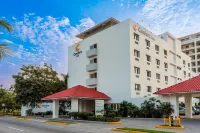 Comfort Inn Puerto Vallarta Golfside & Marina Hotel di 