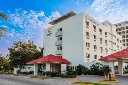 Comfort Inn Puerto Vallarta Golfside & Marina