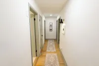 Cozy Cottage, 3 mins from EVV, fenced yard Hotel a Vanderburgh County