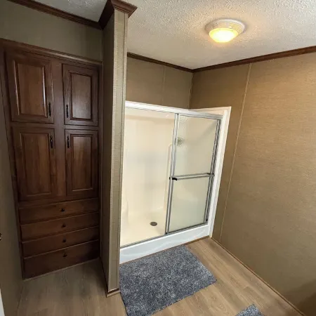 LOCATION! LOCATION!! WALK TO FESTIVALS AND HUNTER MOUNTAIN!!!!