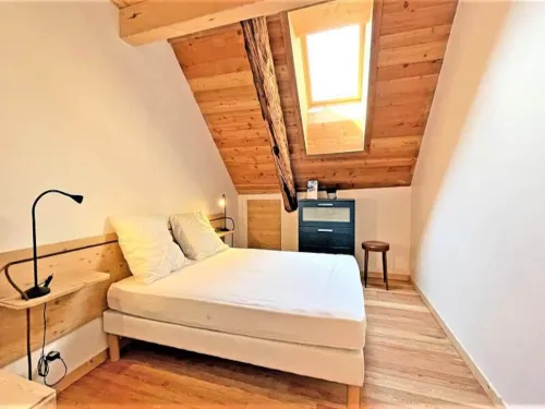 Houses & Villas for 8 People Hotels in Vallouise