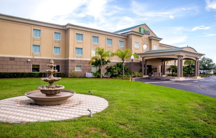 Holiday Inn Express & Suites COCOA by IHG