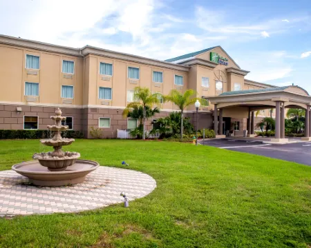 Holiday Inn Express & Suites COCOA by IHG Hotels in Cocoa