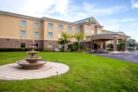 Holiday Inn Express & Suites Cocoa Hotels in Cocoa West