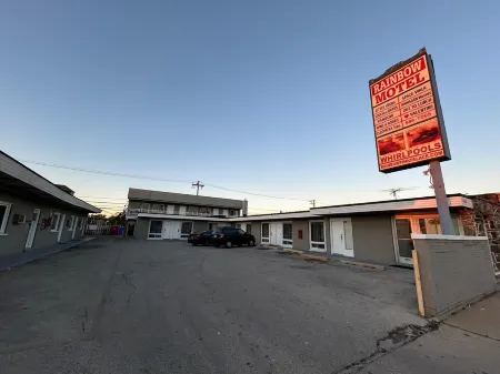 Rainbow Motel Отели в г. Бриджвью