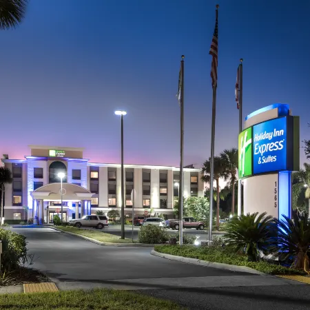 Holiday Inn Express & Suites BARTOW by IHG