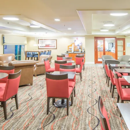 Holiday Inn Express & Suites AUBURN by IHG