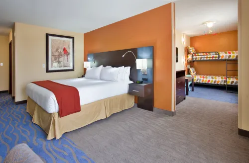 Holiday Inn Express & Suites ST LOUIS AIRPORT by IHG Hotels in Berkeley
