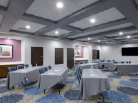 Hampton Inn & Suites Tyler-South Hotels in Tyler