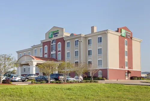 Holiday Inn Express & Suites BYRAM by IHG