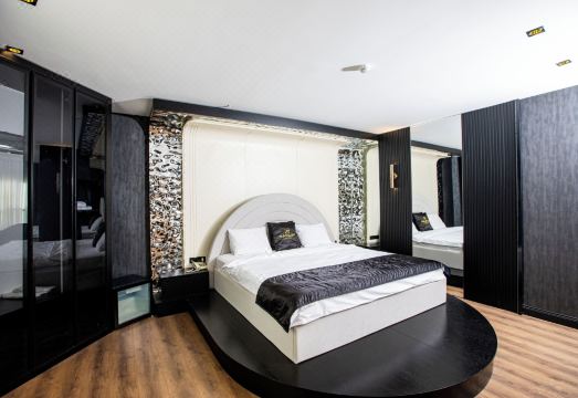 2. 말렌 호텔 마비..