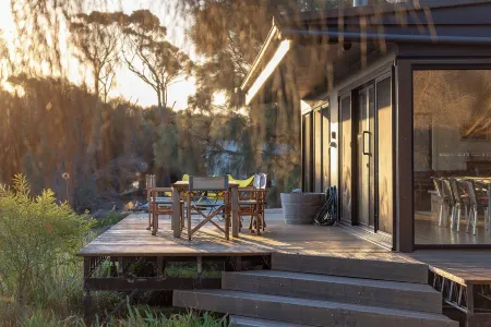 Sawyers Bay Shacks Отели в г. Флиндерс