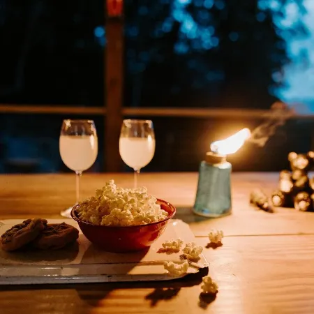 The Rusty Lantern! Enjoy peace and quiet in this cozy mountain cabin! Free WiFi