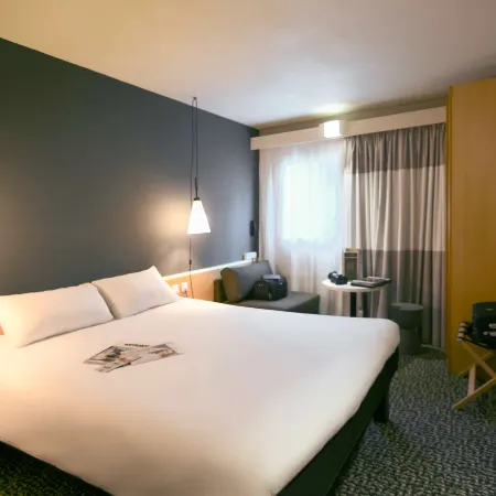 Ibis Nantes la Beaujoire Parc Expo Отели рядом с достопримечательностью «Станция Haluchère-Batignolles»