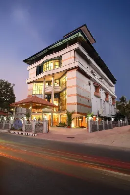 Hotel Fort Queen Hotels near Indira Priyadarshini Park