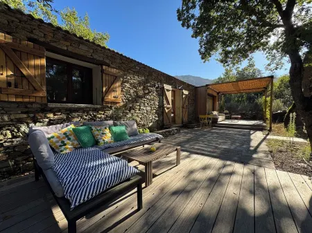 Bergerie Baracco Argia, Piscine et Maquis et Tradition Corse Pour 7 Personnes Отели в г. Барбаджо