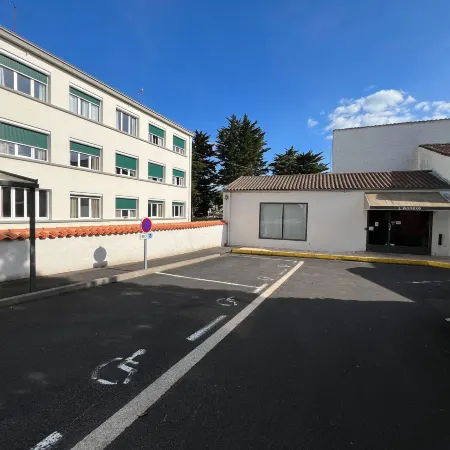 Brit Hôtel du Parc Niort Centre-Parking Gratuit
