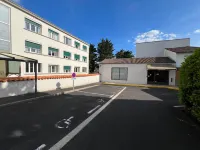 尼奧爾公園布里特飯店（免費停車） - 停車場