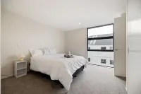 Modern & Spacious in Central CHCH-Unit 3