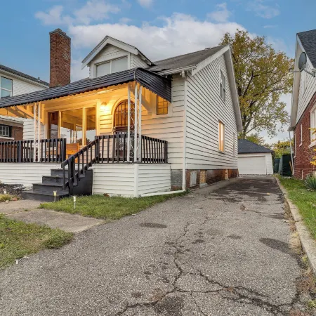 Easy Dtwn Detroit Access! Pet-friendly Family Home