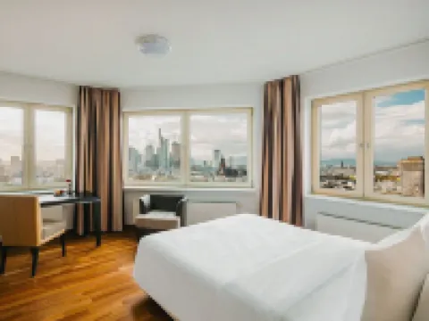 Main Plaza Suite Tower