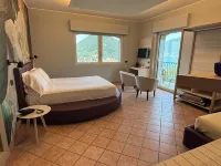 Pernice 77 Hotels in Marone