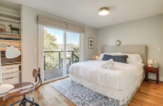 半月灣的海洋邊：豪華家庭住宅