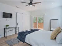 Comfy and Happy Stays Near Riverwalk and Downtown Hotels near Normoyle Park