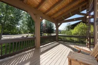 19th Hole Cabin