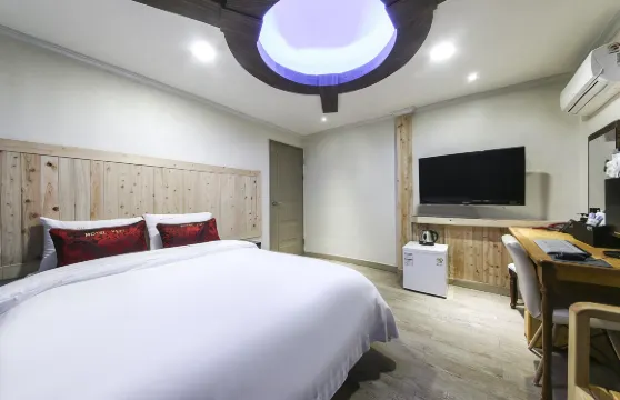 南原市巴釐汽車旅館