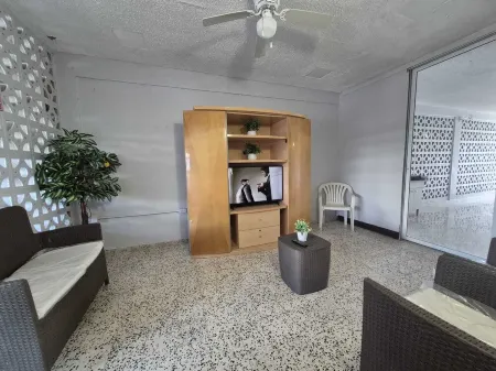 Casa Caribe w/Pool, BBQ, Game Room, Wi-Fi & Parking