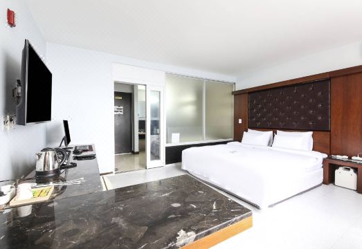 엘유 호텔 전경