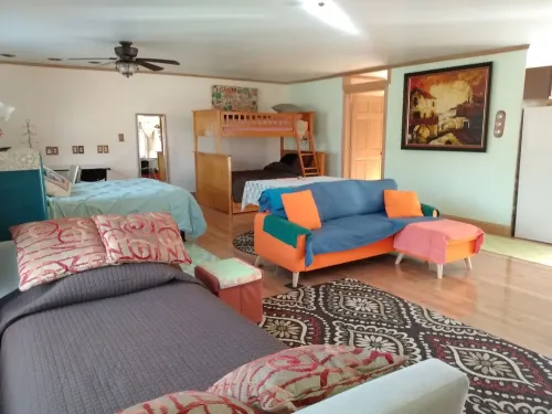 Large studio apartment near Buckeye Lake No smoking - Gym