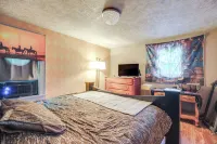 7 Mi to Cuyahoga Valley NP: Walkable Apt! - Apartments