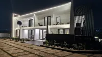 Akira Hotel