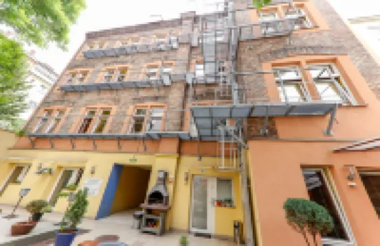 Do Step Inn Home - Hotel & Hostel