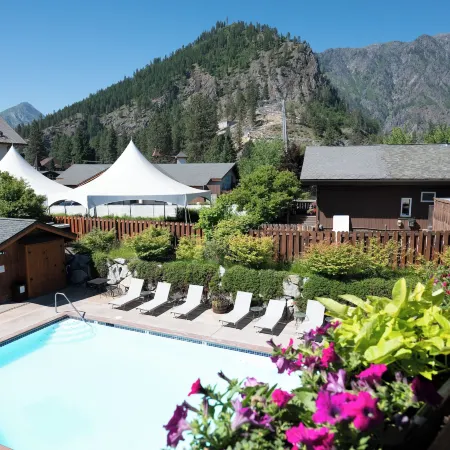 Icicle Village Resort