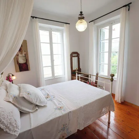 Akanthos Poros Chic Seaside Retreat Built in 1904