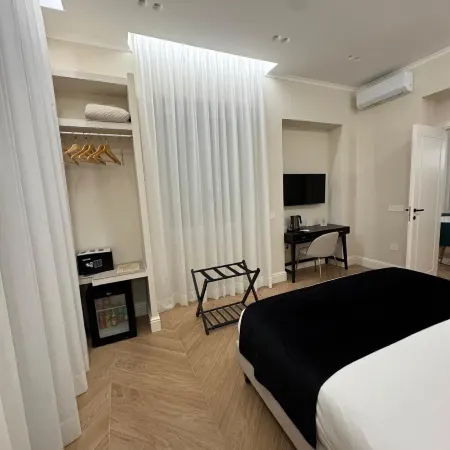 Sofia Suites &Rooms