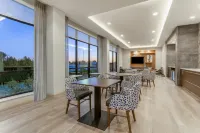 Holiday Inn & Suites CEDAR FALLS-WATERLOO EVENT CTR by IHG - breakfast