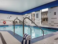 La Quinta Inn & Suites By Wyndham Kelowna Bc Hotels in Kelowna