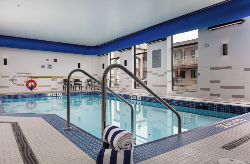 La Quinta Inn & Suites By Wyndham Kelowna Bc photo 3