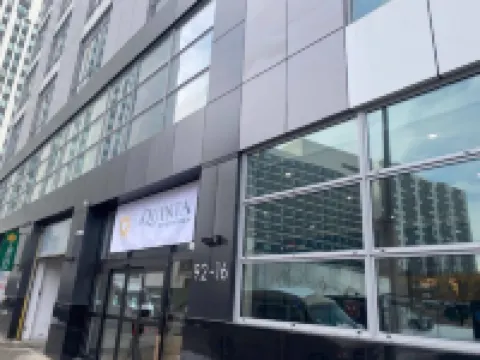 La Quinta Inn & Suites by Wyndham Jamaica NYC/JFK AirTrain