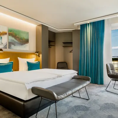 Motel One Köln-Altstadt Hotels near Ubierring Station