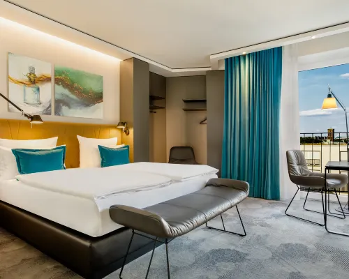 Motel One Köln-Altstadt Hotels near Ubierring Station