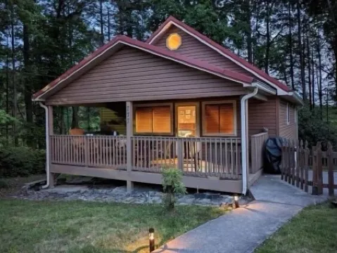 Summersville Lake Pet Friendly Getaway