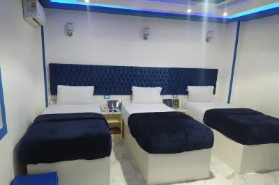 تياب هاوس هوتل Hotels near الدقي