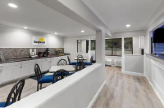 Days Inn by Wyndham Temple