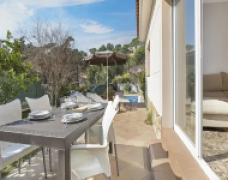Villa in Lloret de Mar With Pool & Sea Views