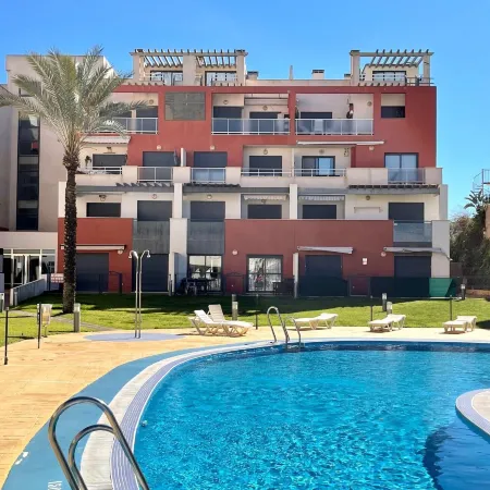Apartment Near Beach with Pools and Hot Tub